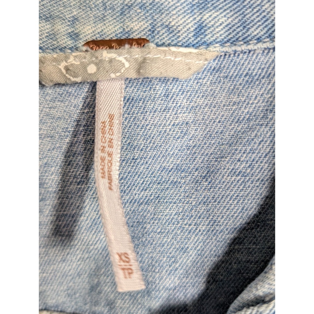 FREE PEOPLE Womens XS‎ Blue Denim Button-Up Pockets Jean Jacket - Picture 4 of 8